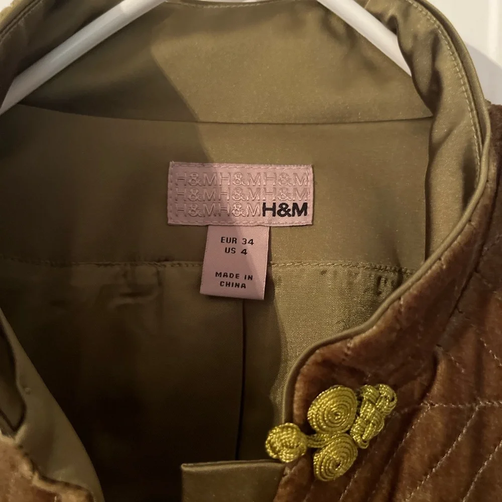 Size 4 jacket - Picture 2 of 3